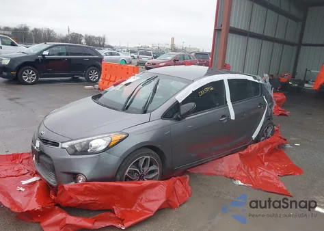 2016 Kia Forte Sx z USA, uszkodzony, nr VIN KNAFZ5A32G5509135